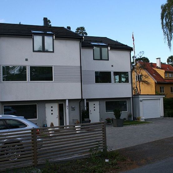 Tomannsbolig med parkeringsplass utenfor